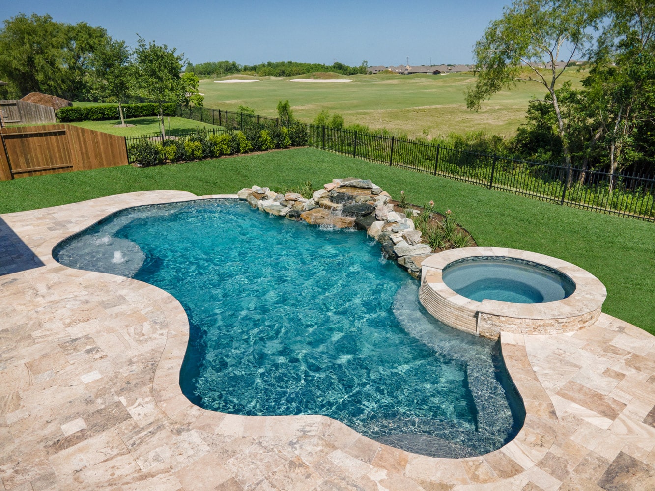 Geometric Pool Shape by Avree Pools.  Photo by Jimi Smith Photgoraphy7